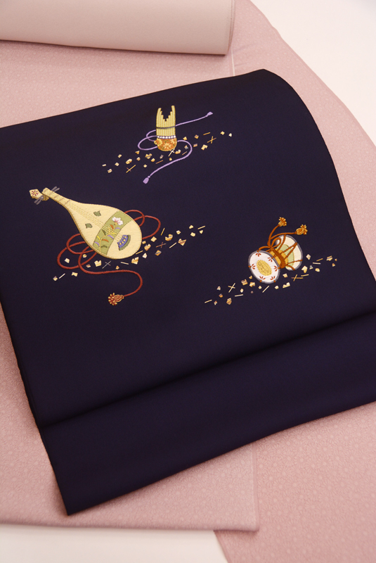 日本刺繍の帯 「和楽器」 ♦︎ | 玉川屋呉服店